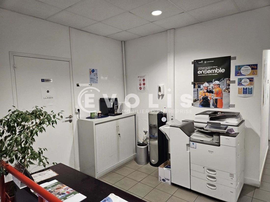 Photo 13 – location Entrepôts / activités	MAROLLES EN HUREPOIX (91630)