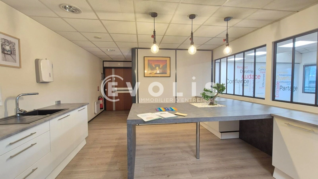 Photo 2 – location bureaux	SERRIS (77700)