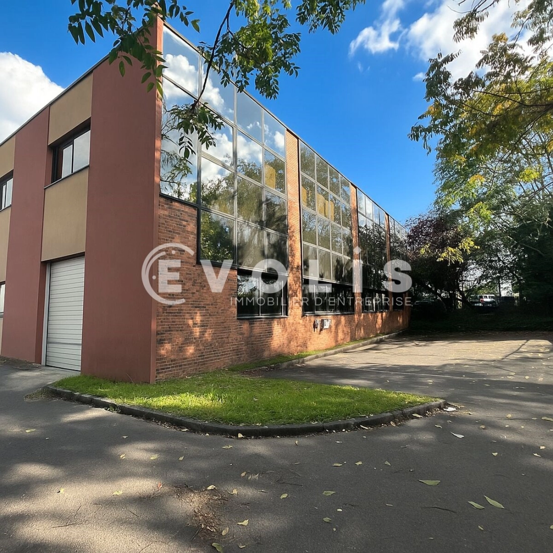 Photo 1 – vente Entrepôts / activités	NEUILLY PLAISANCE (93360)