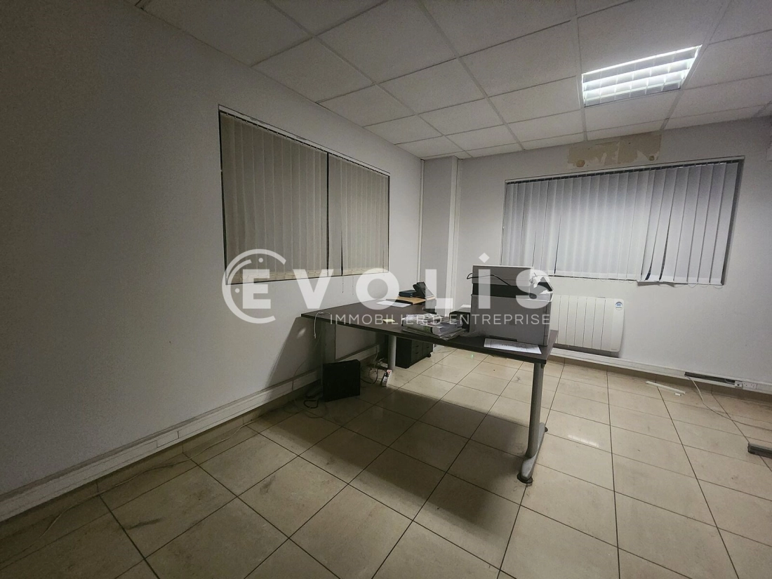 Photo 8 – vente Entrepôts / activités	SAINT JUST CHALEYSSIN (38540)