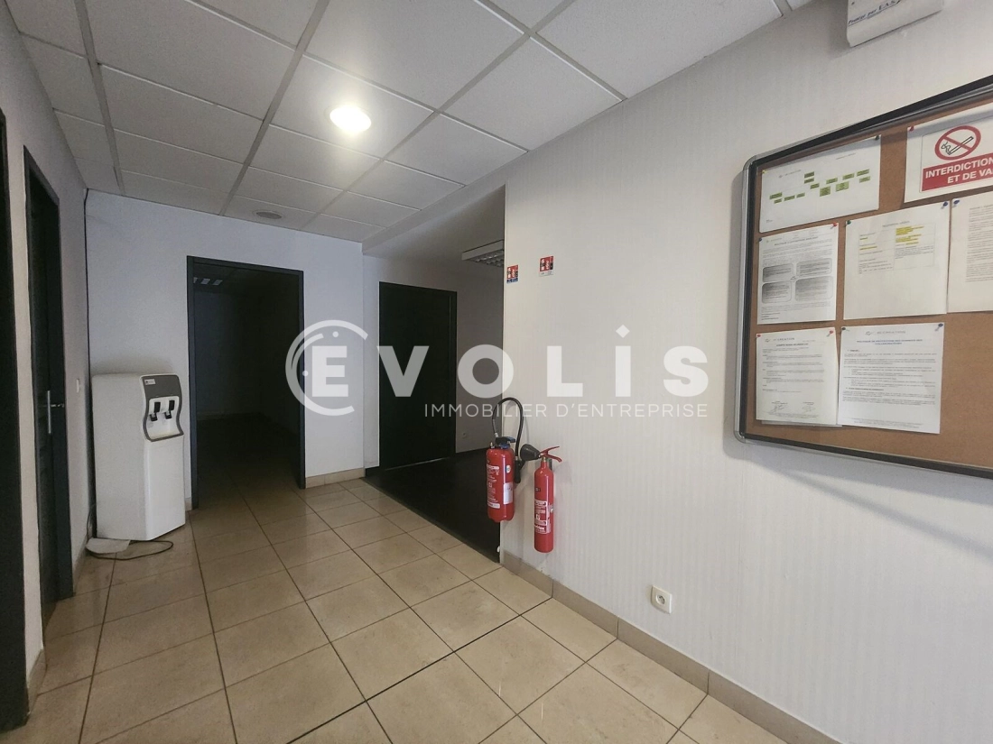 Photo 9 – vente Entrepôts / activités	SAINT JUST CHALEYSSIN (38540)