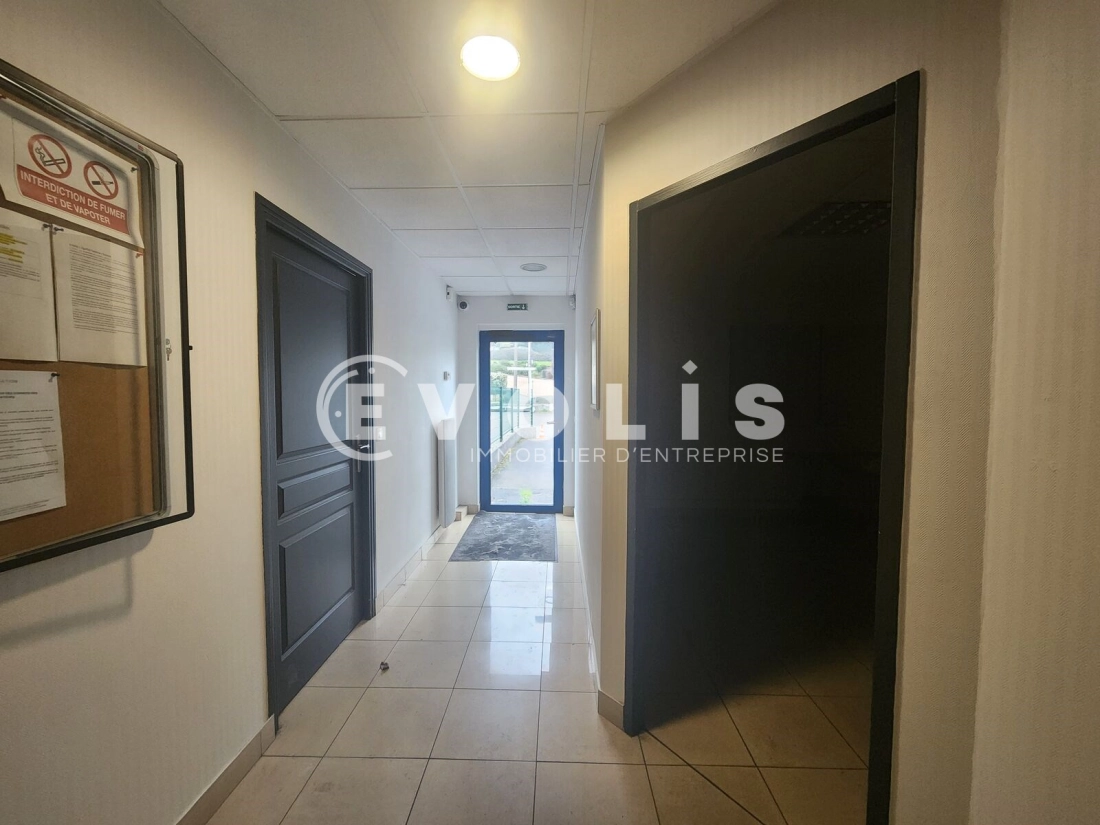 Photo 10 – vente Entrepôts / activités	SAINT JUST CHALEYSSIN (38540)