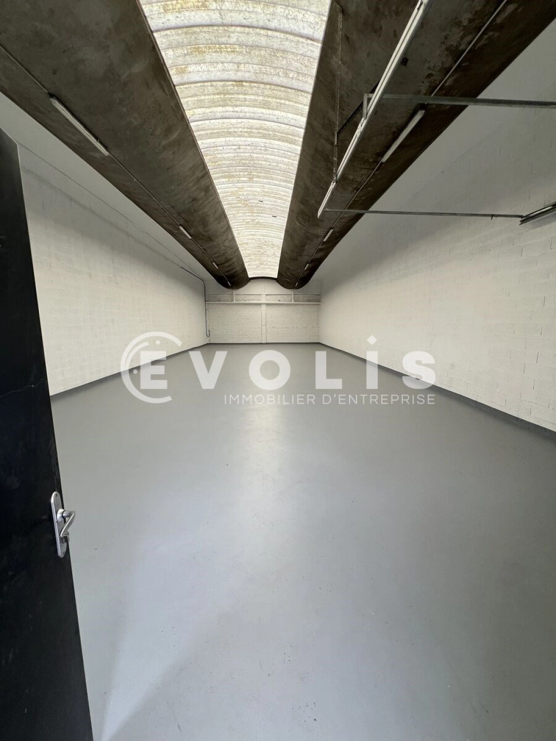 Photo 5 – location Entrepôts / activités	SAINT PRIEST (69800)