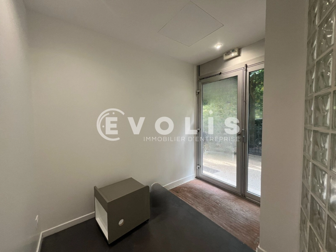 Photo 4 – vente Locaux commerciaux	JOINVILLE LE PONT (94340)