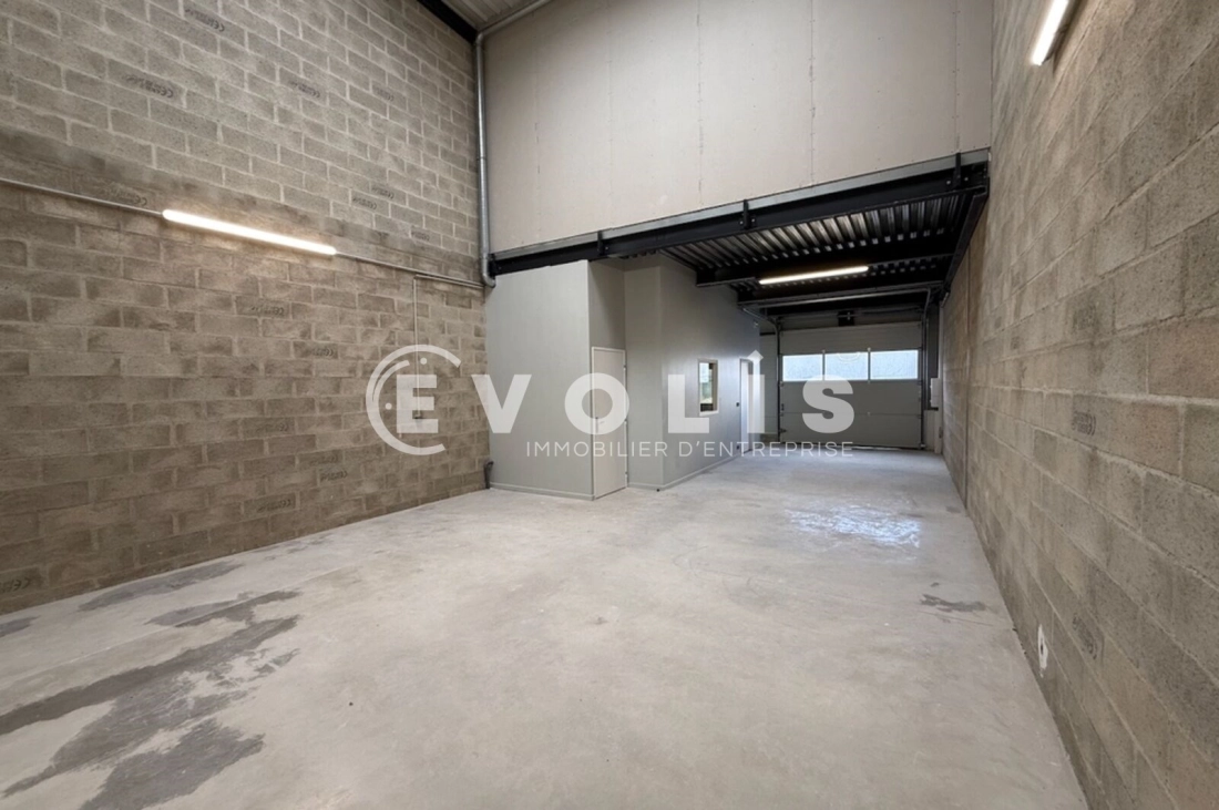 Photo 1 – location Entrepôts / activités	SAINT PIERRE DU PERRAY (91280)