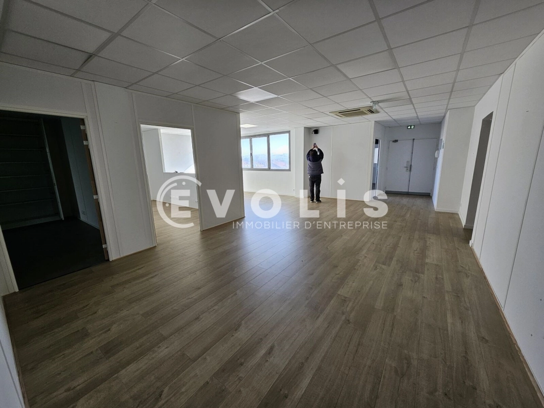 Photo 1 – location bureaux	CACHAN (94230)