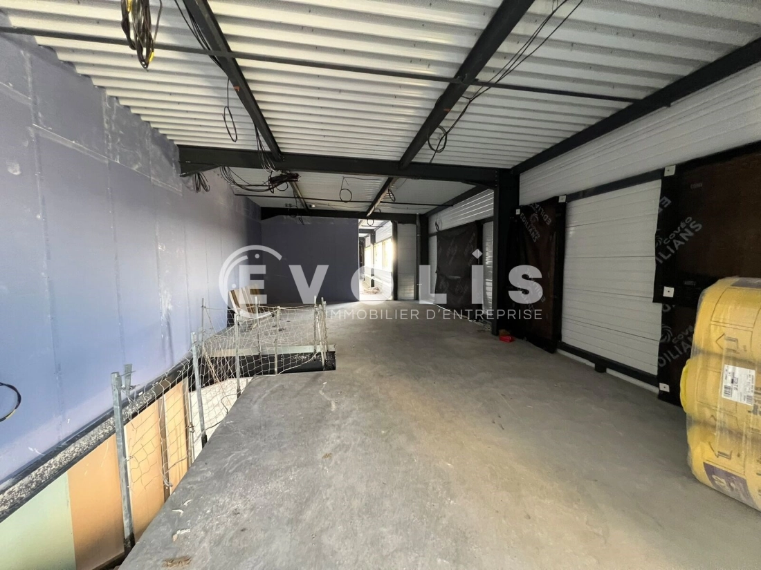 Photo 13 – location Entrepôts / activités	LA BOISSE (01120)