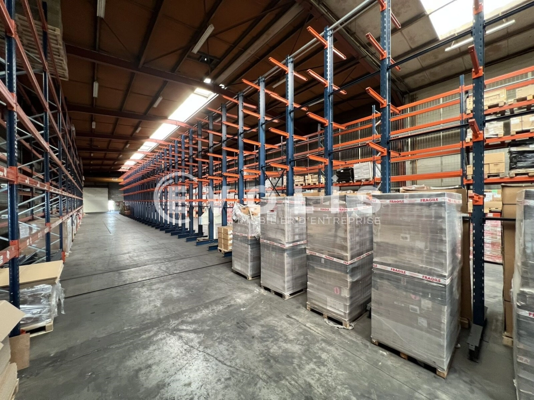 Photo 5 – location Entrepôts / activités	BELIGNEUX (01360)