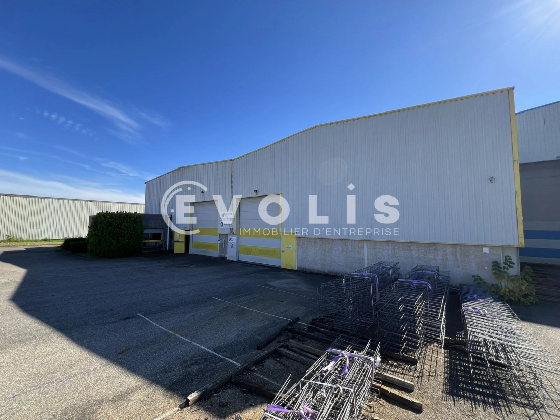 Photo 4 – location Entrepôts / activités	BELIGNEUX (01360)