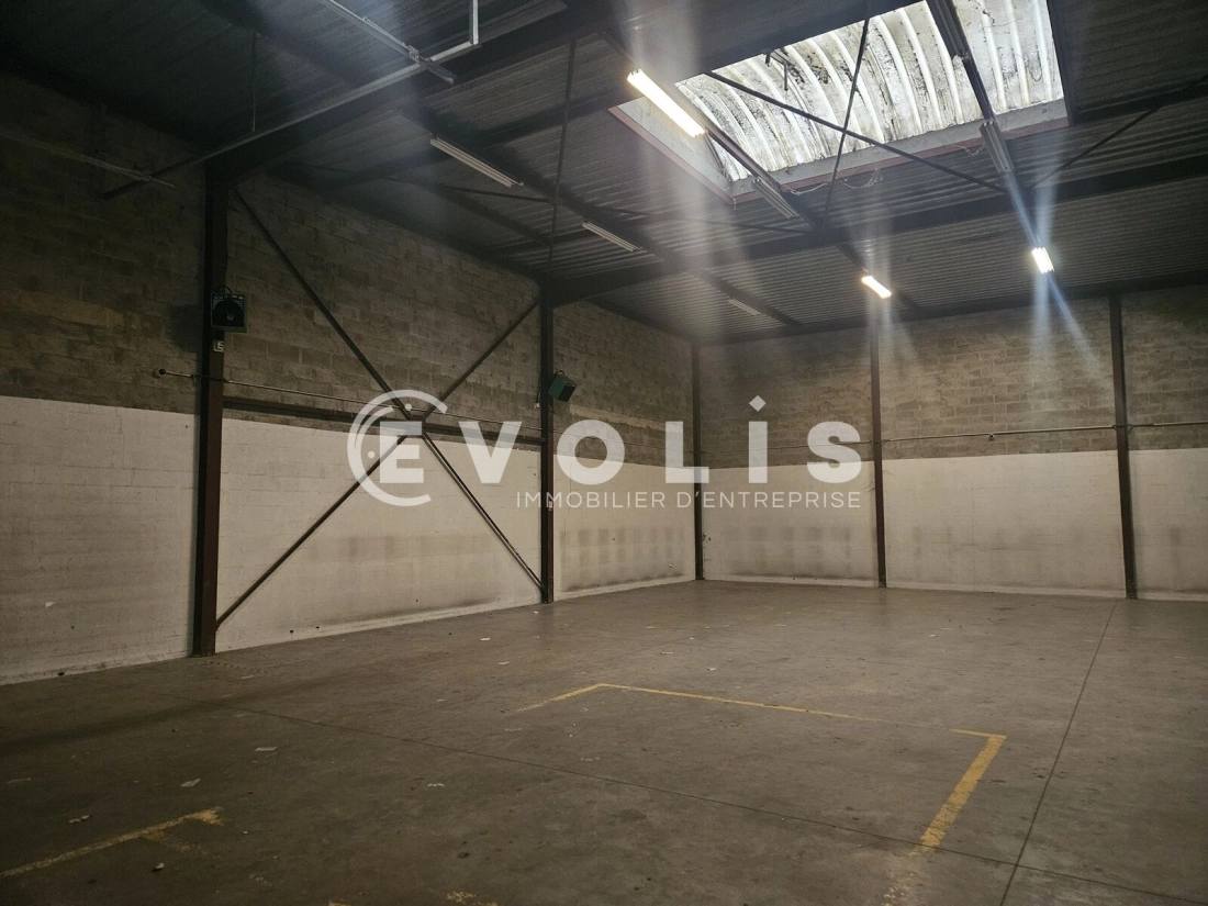 Photo 2 – location Entrepôts / activités	CHILLY MAZARIN (91380)