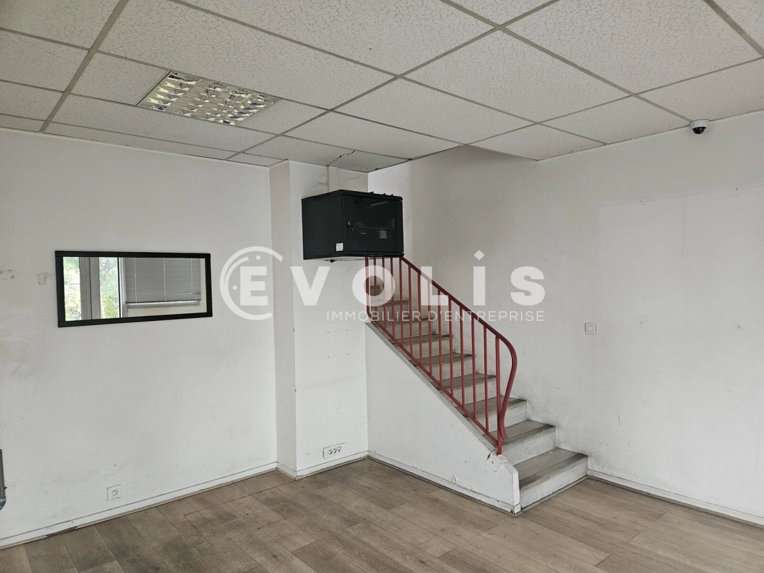 Photo 8 – location Entrepôts / activités	CHILLY MAZARIN (91380)