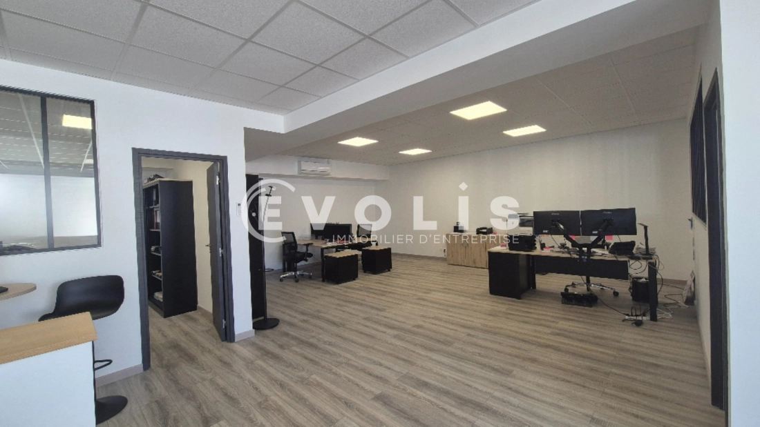 Photo 9 – location Entrepôts / activités	SERRIS (77700)