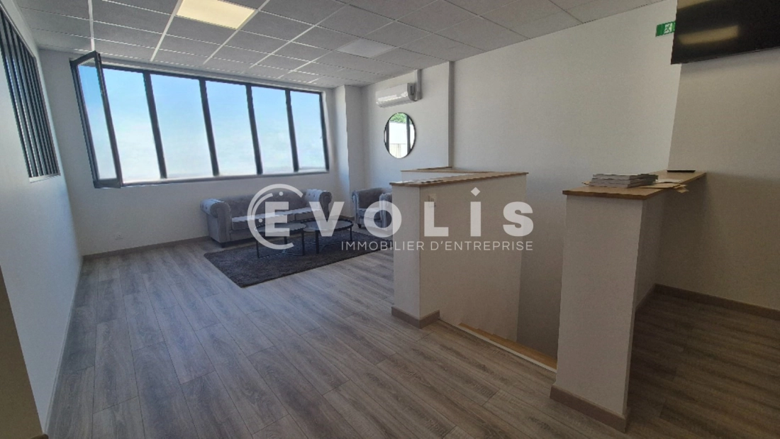 Photo 13 – location Entrepôts / activités	SERRIS (77700)