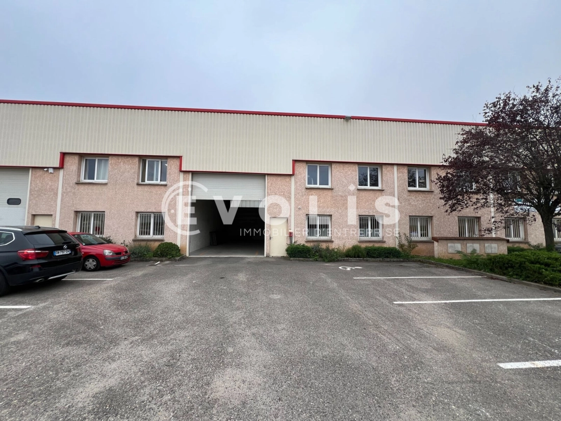 Photo 1 – location Entrepôts / activités	CHASSIEU (69680)