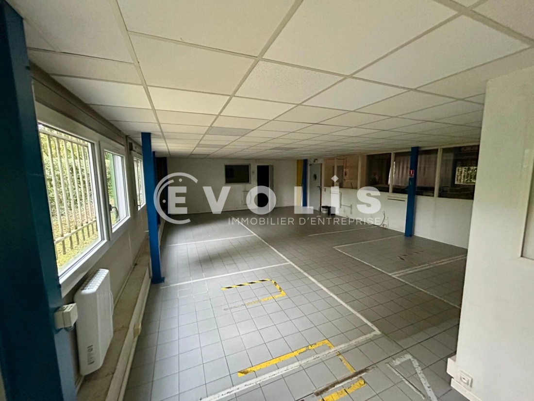 Photo 9 – location Entrepôts / activités	SAVIGNY LE TEMPLE (77176)