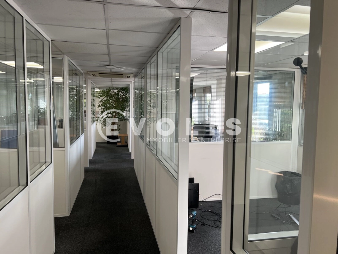 Photo 5 – location Entrepôts / activités	NOISY LE GRAND (93160)