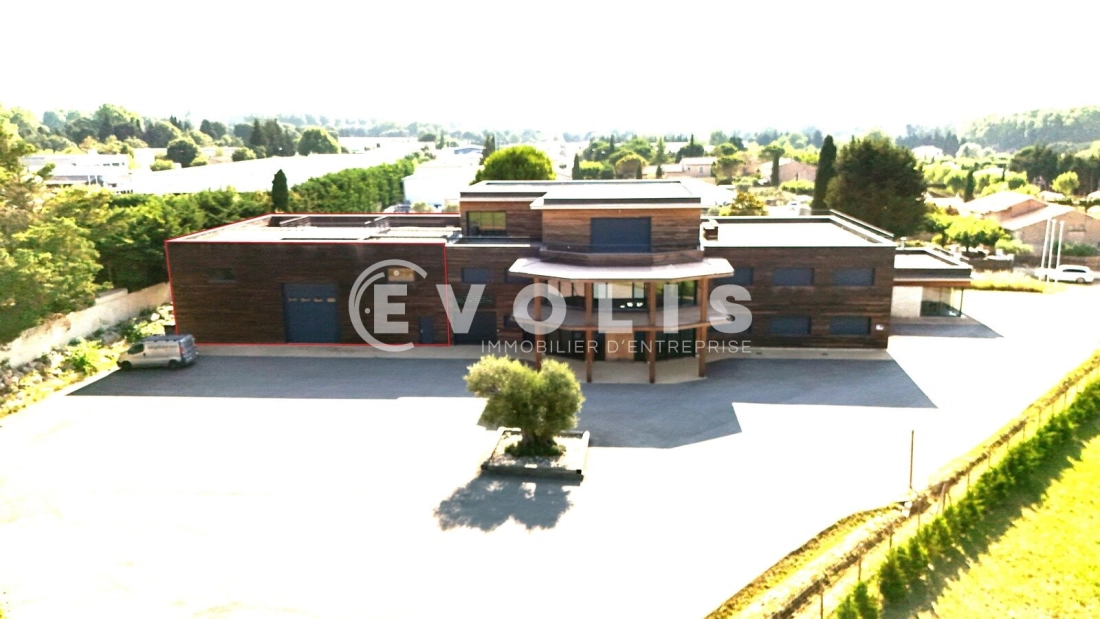 Photo 1 – location Entrepôts / activités	SAINT REMY DE PROVENCE (13210)