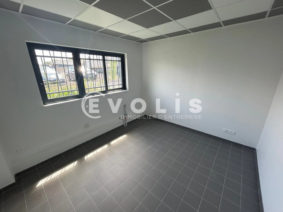 Photo 6 – location Entrepôts / activités	ORMOY (91540)