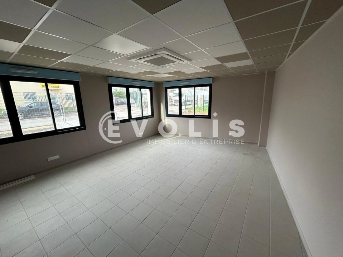 Photo 9 – location Entrepôts / activités	ORMOY (91540)