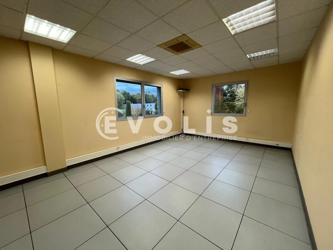 Photo 13 – vente Entrepôts / activités	LOZANNE (69380)