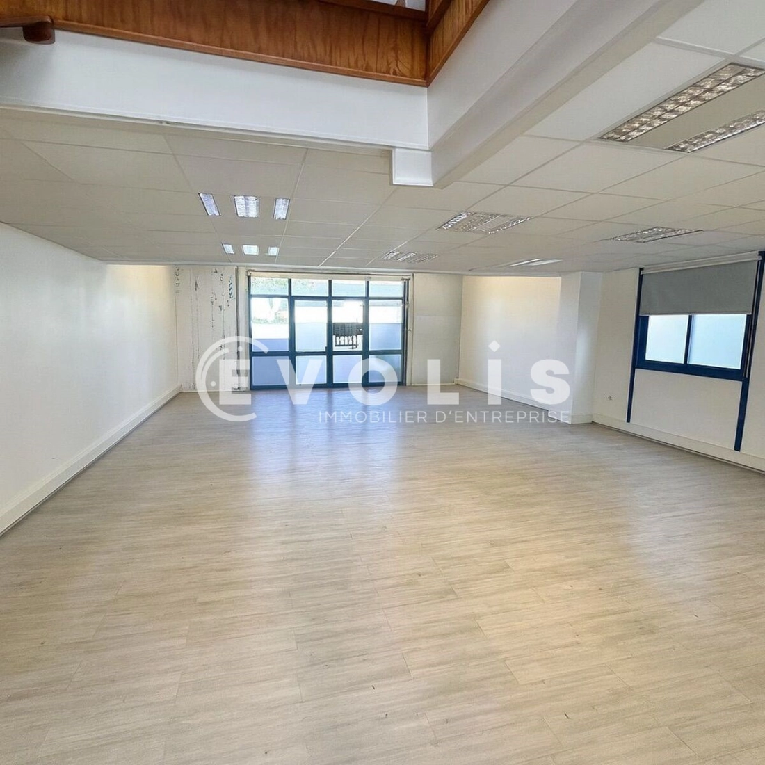 Photo 2 – vente Entrepôts / activités	CROISSY BEAUBOURG (77183)