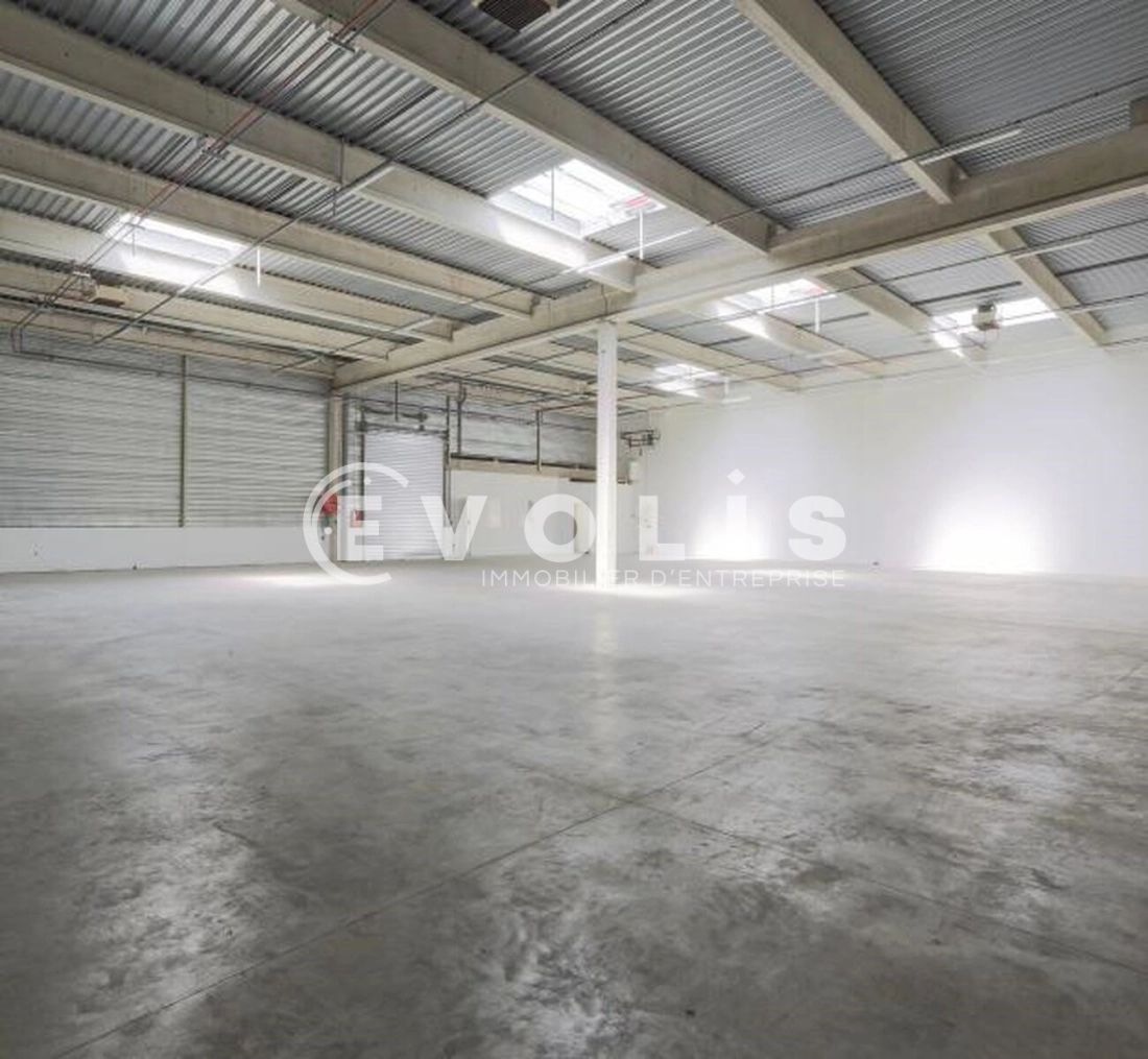 Photo 2 – location Entrepôts / activités	LE BOURGET (93350)