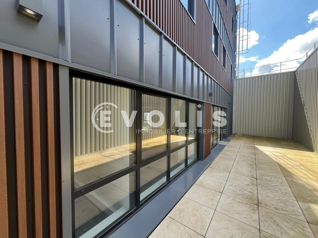 Photo 7 – vente bureaux	MONTLUEL (01120)