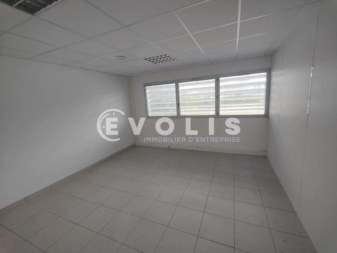 Photo 10 – location bureaux	GRIGNY (91350)