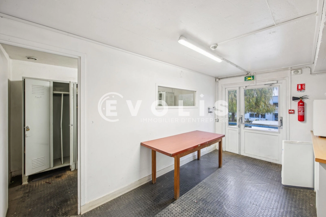 Photo 8 – location Entrepôts / activités	VERRIERES LE BUISSON (91370)