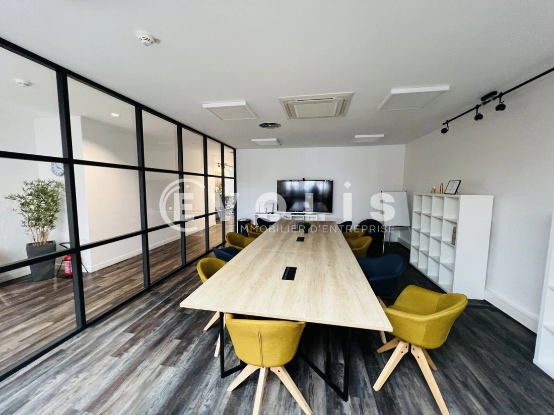 Photo 6 – location Entrepôts / activités	EMERAINVILLE (77184)