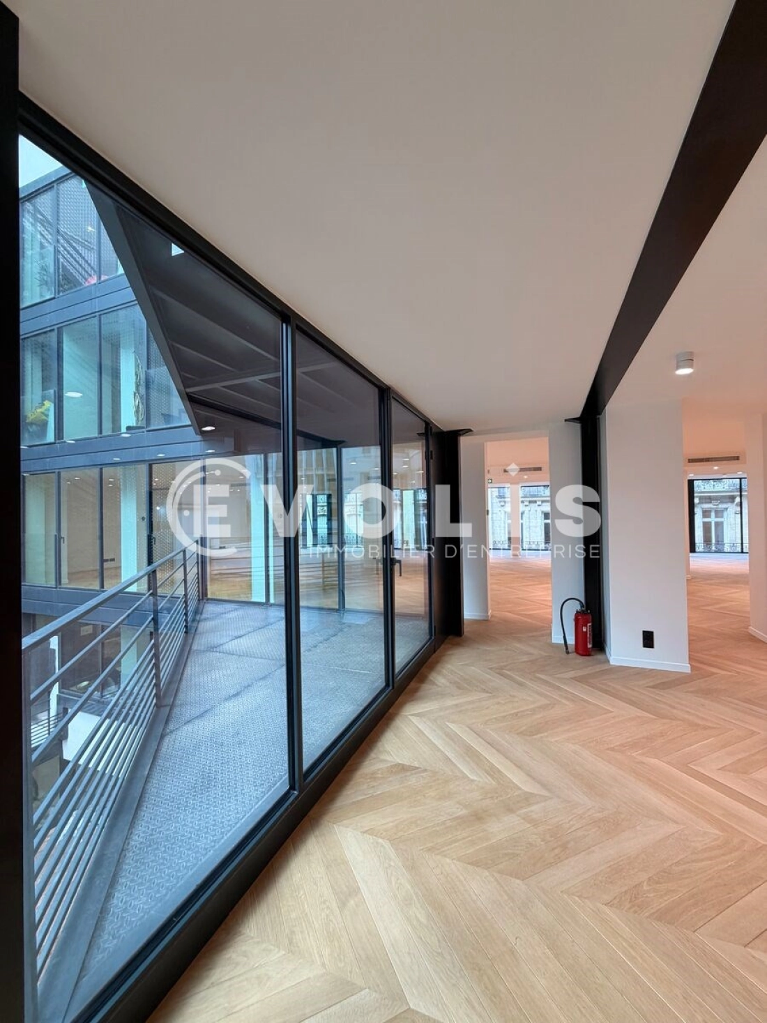 Photo 4 – location bureaux	PARIS (75008)