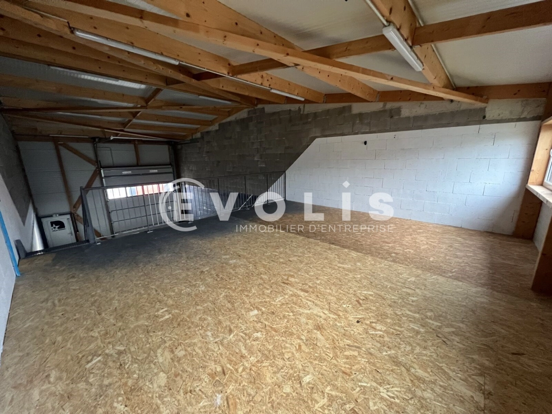 Photo 6 – location Entrepôts / activités	COMBS LA VILLE (77380)