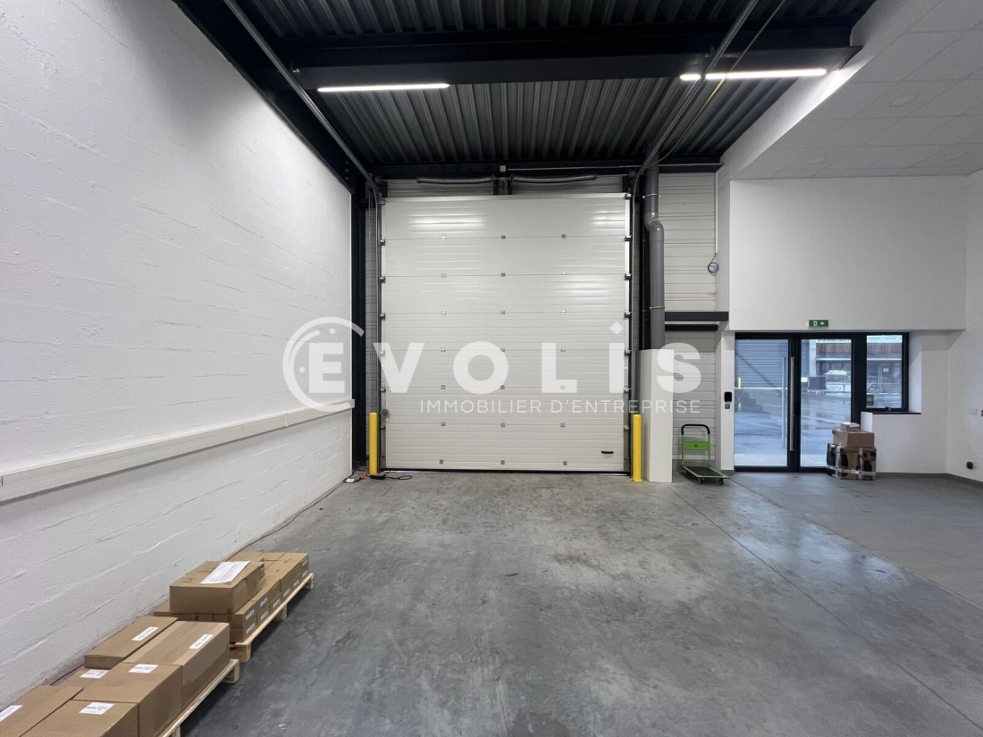 Photo 4 – location Entrepôts / activités	VAIRES SUR MARNE (77360)