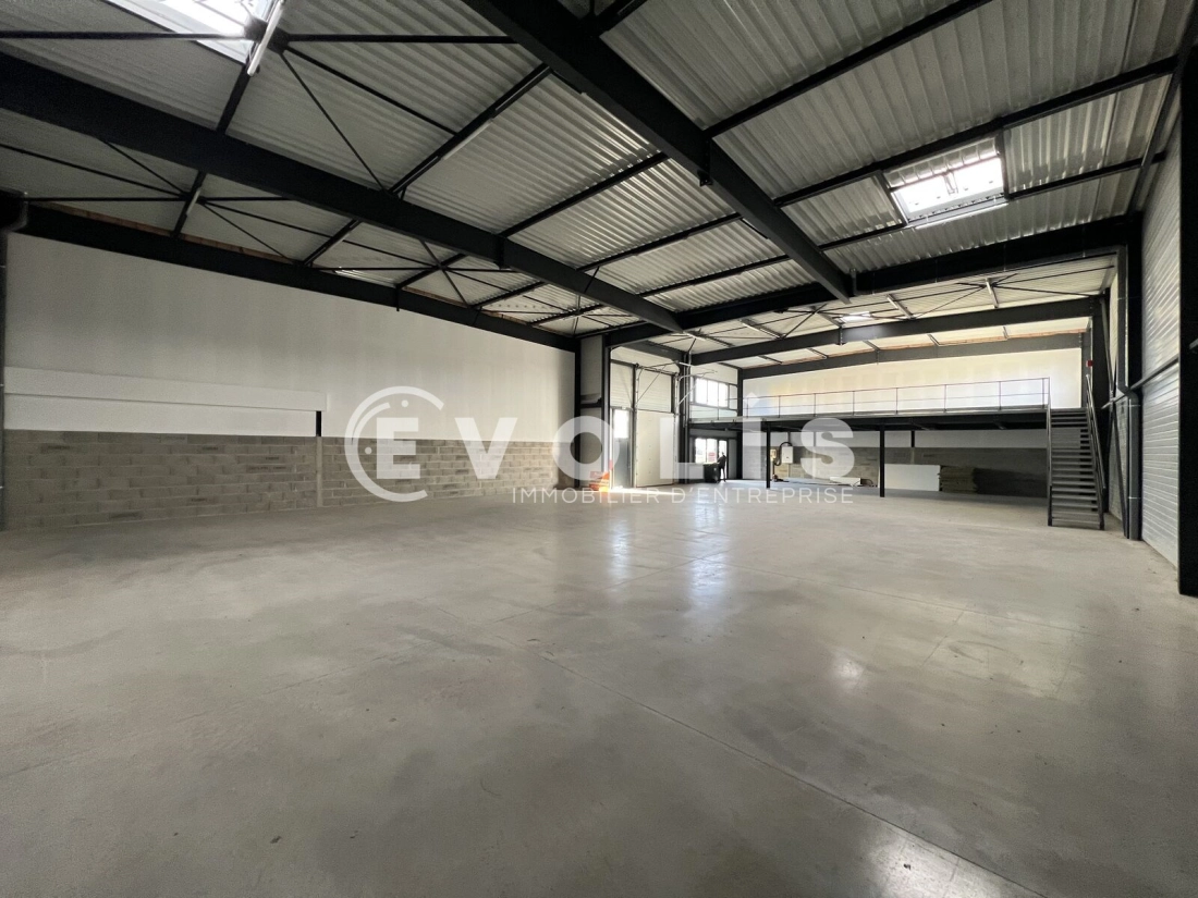 Photo 4 – location Entrepôts / activités	FRANS (01480)