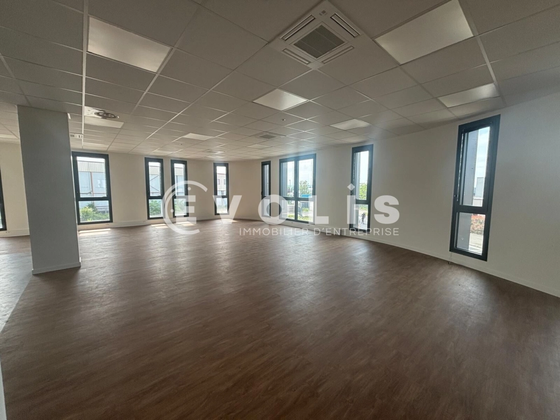 Photo 15 – vente Entrepôts / activités	CORBAS (69960)