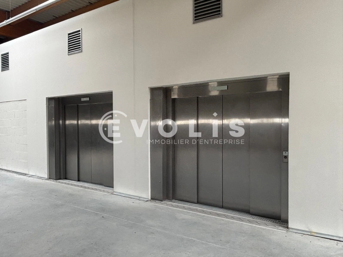 Photo 12 – vente Entrepôts / activités	CORBAS (69960)