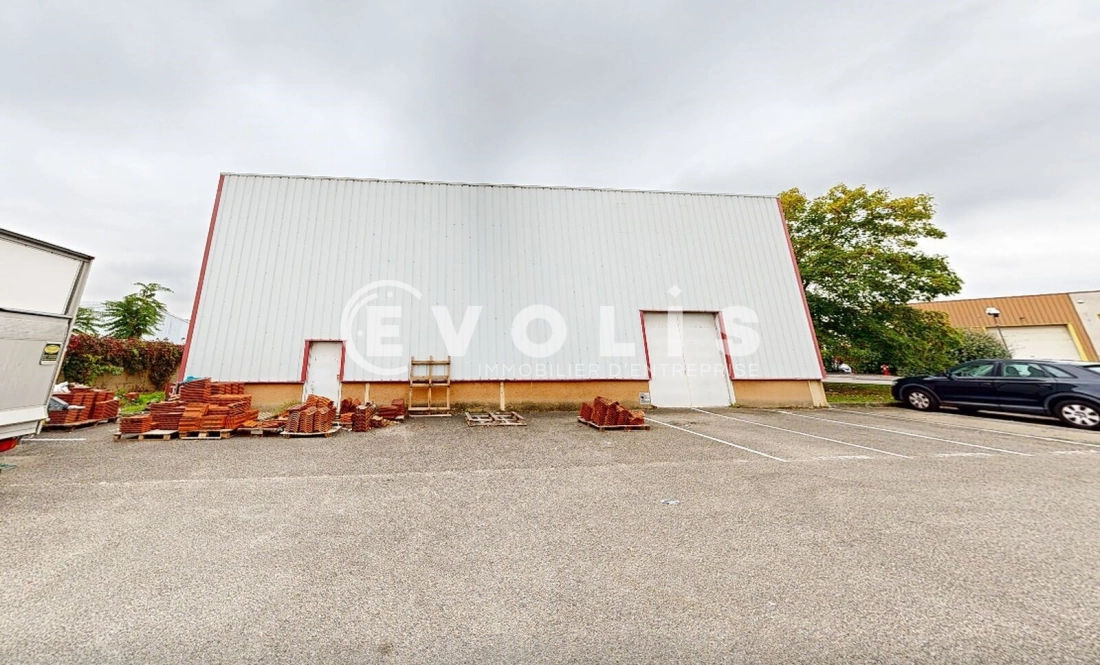 Photo 2 – location Entrepôts / activités	VENISSIEUX (69200)