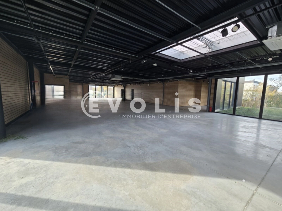 Photo 11 – location Locaux commerciaux	MARCOUSSIS (91460)