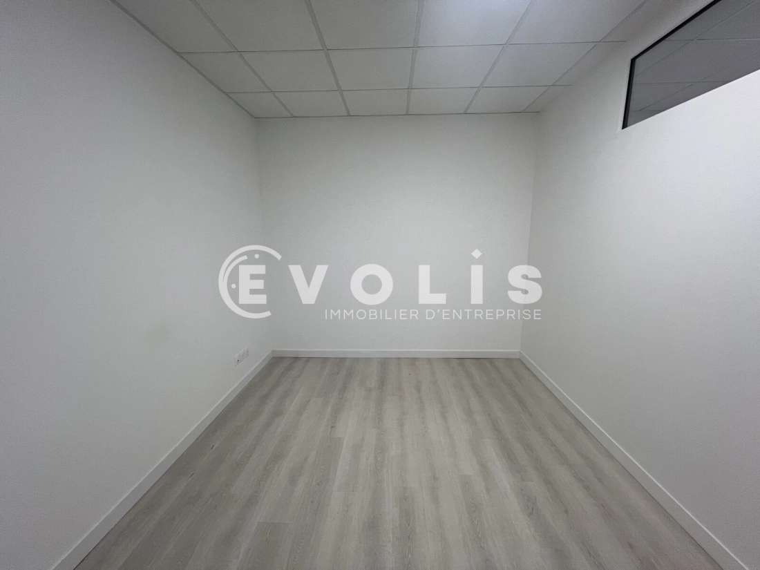 Photo 5 – location Entrepôts / activités	SERRIS (77700)