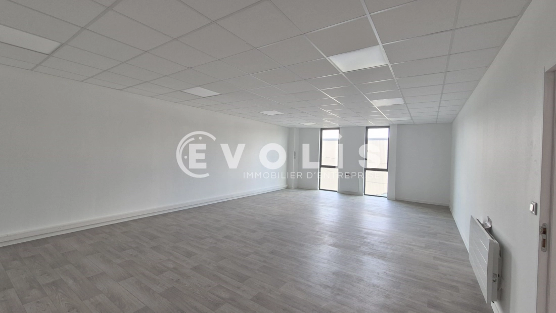 Photo 8 – location Entrepôts / activités	BAILLY ROMAINVILLIERS (77700)