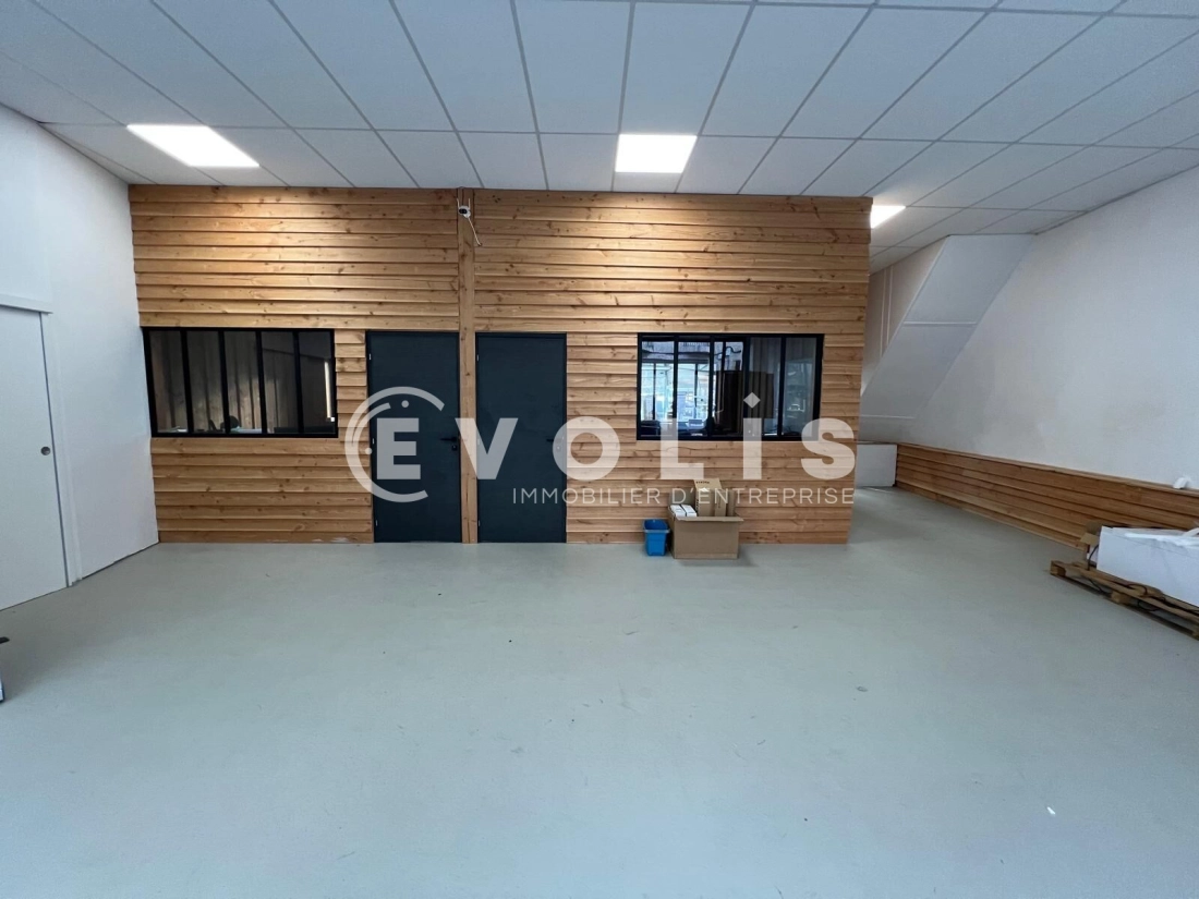 Photo 10 – vente Entrepôts / activités	TARARE (69170)