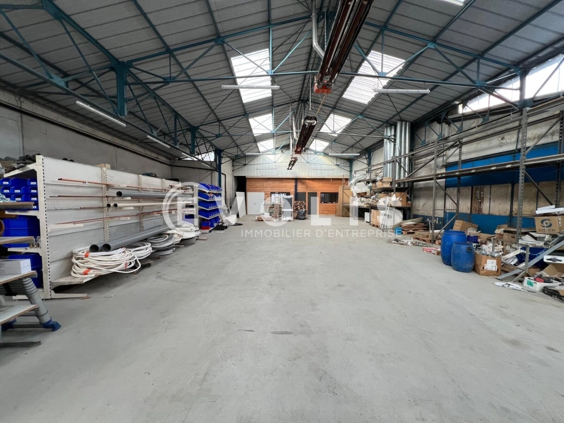 Photo 4 – vente Entrepôts / activités	TARARE (69170)