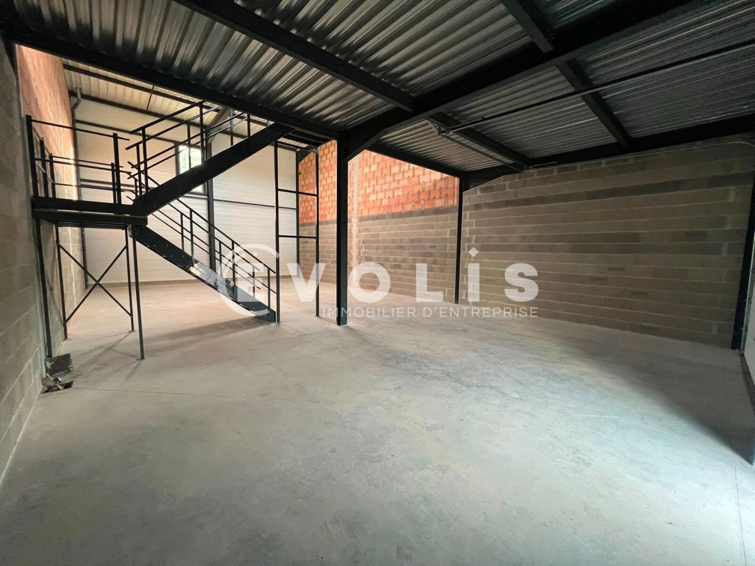 Photo 2 – location Entrepôts / activités	SAINT-GENIS-LAVAL (69230)