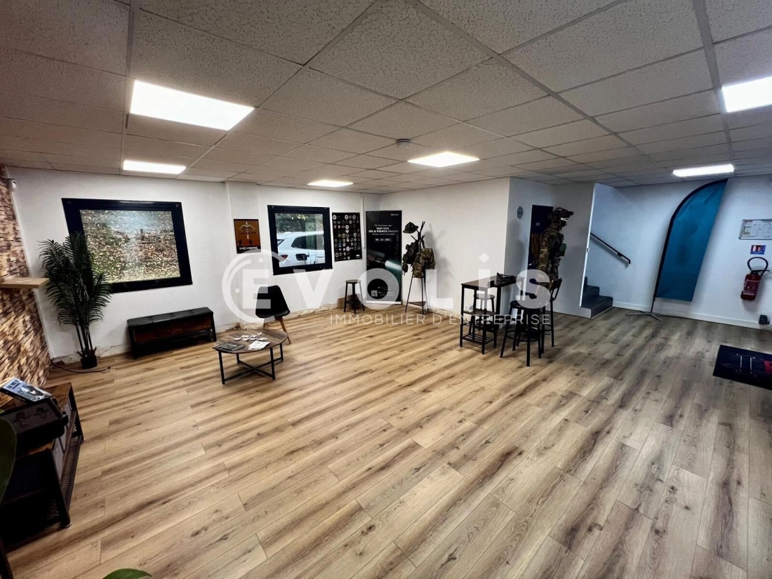 Photo 7 – location Entrepôts / activités	EPONE (78680)