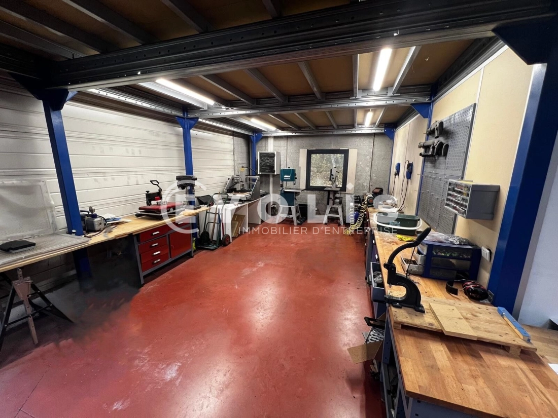 Photo 5 – location Entrepôts / activités	EPONE (78680)