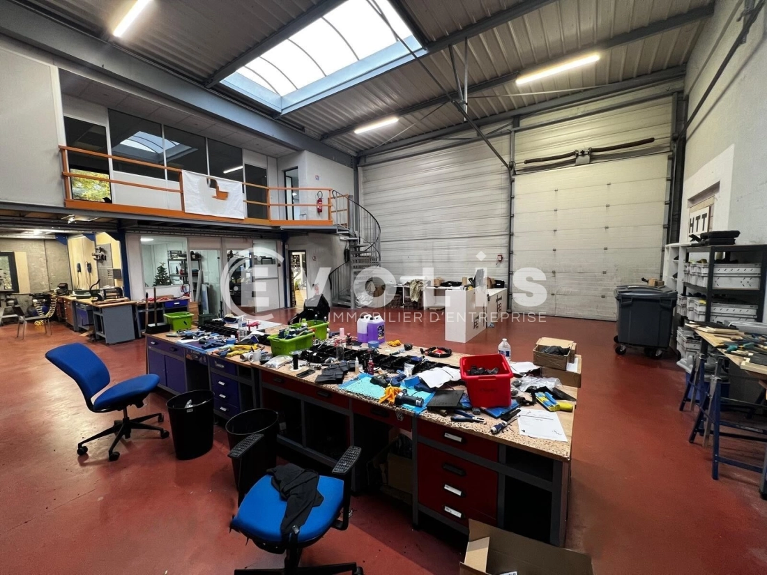 Photo 3 – location Entrepôts / activités	EPONE (78680)