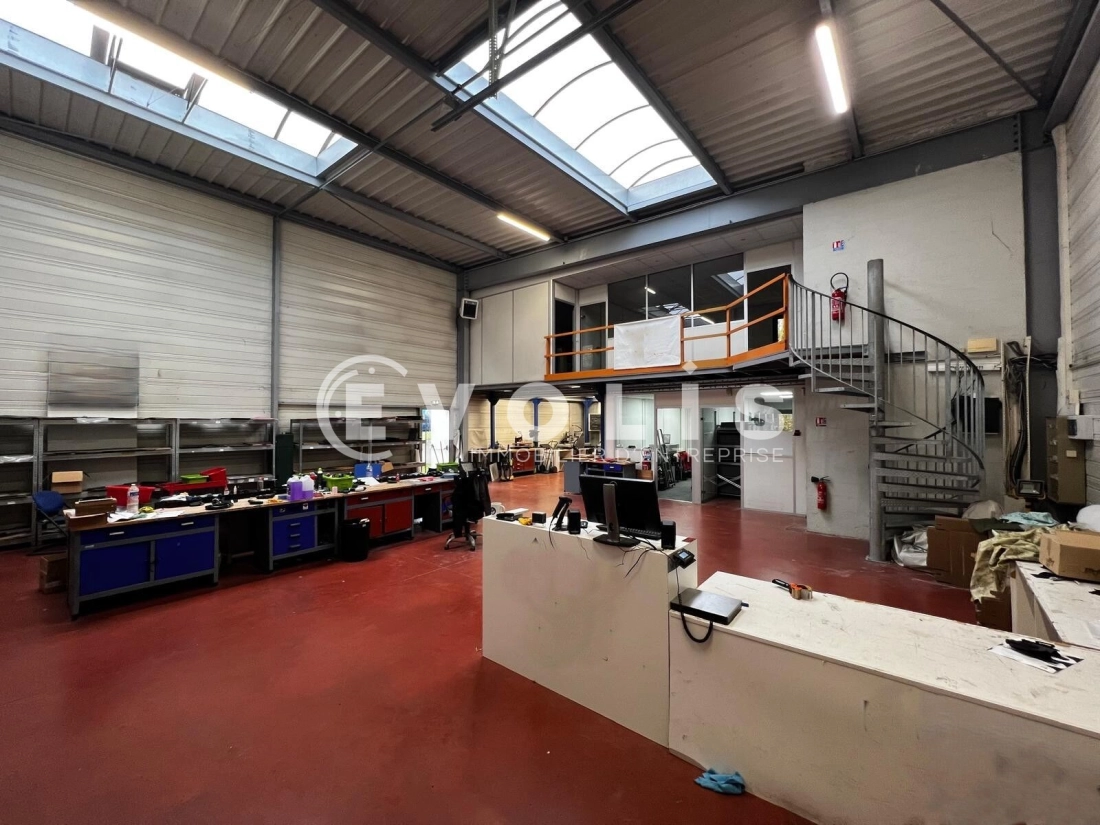 Photo 4 – location Entrepôts / activités	EPONE (78680)