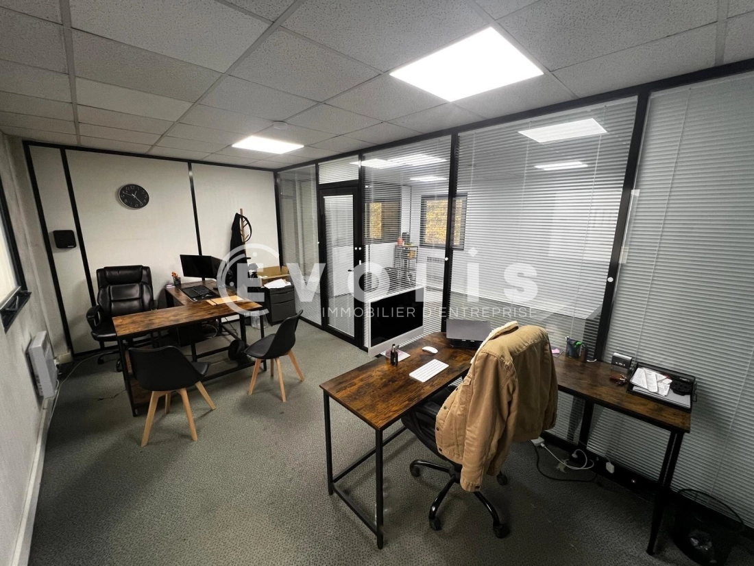 Photo 8 – location Entrepôts / activités	EPONE (78680)