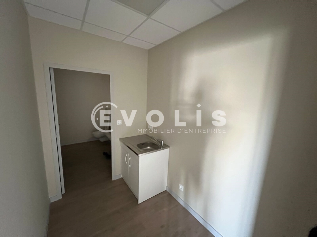 Photo 10 – location Entrepôts / activités	VILLEFRANCHE SUR SAONE (69400)