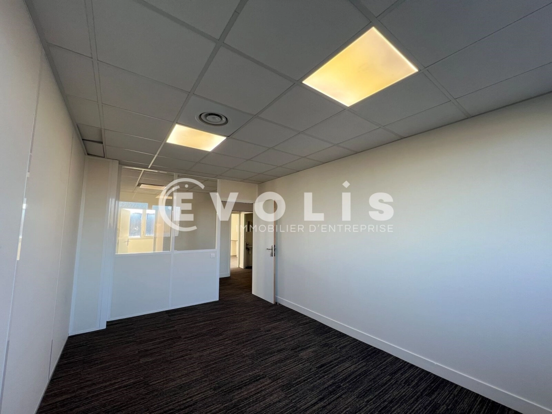 Photo 5 – location Entrepôts / activités	MERIGNAC (33700)